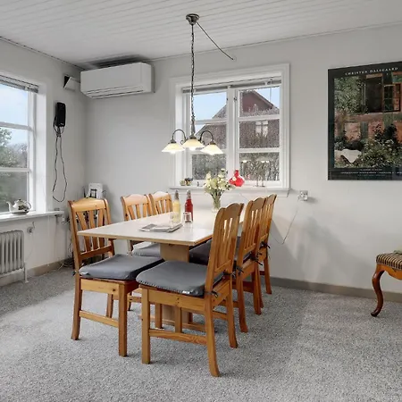 度假居 Lovely In Aakirkeby With Wifi Åkirkeby